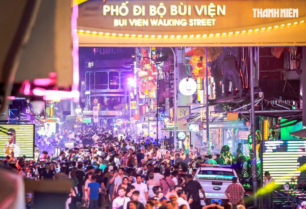 Khách quốc tế nhộn nhịp thăm TP.HCM trong mùa thấp điểm Khách quốc tế nhộn nhịp thăm TP.HCM trong mùa thấp điểm