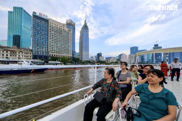 Khách quốc tế nhộn nhịp thăm TP.HCM trong mùa thấp điểm Khách quốc tế nhộn nhịp thăm TP.HCM trong mùa thấp điểm