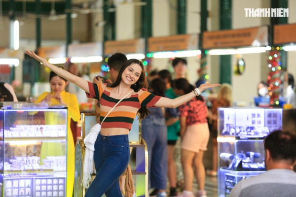 Khách quốc tế nhộn nhịp thăm TP.HCM trong mùa thấp điểm Khách quốc tế nhộn nhịp thăm TP.HCM trong mùa thấp điểm