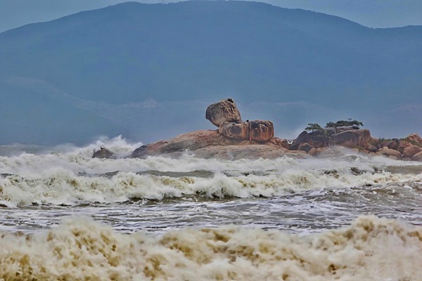 Khánh Hòa đóng cửa 3 di tích, danh thắng để tránh bão Kalmaegi Khánh Hòa đóng cửa 3 di tích, danh thắng để tránh bão Kalmaegi
