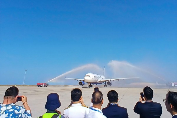 Khánh Hòa khai trương đường bay thẳng Minsk - Cam Ranh, đón khách Belarus Khánh Hòa khai trương đường bay thẳng Minsk - Cam Ranh, đón khách Belarus