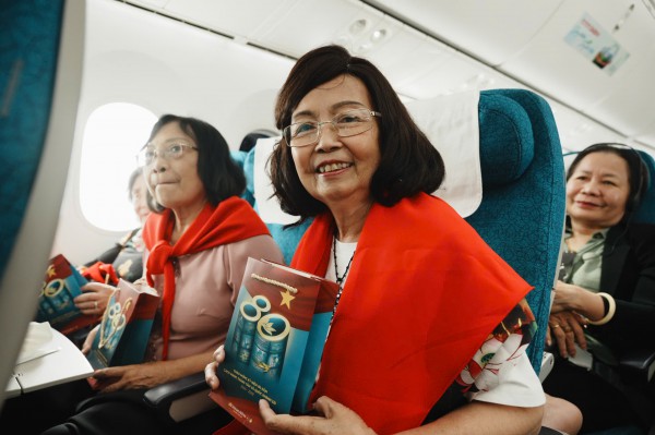 'Khối yêu nước' ra Thủ đô dự đại lễ trên những chuyến bay siêu đặc biệt 'Khối yêu nước' ra Thủ đô dự đại lễ trên những chuyến bay siêu đặc biệt