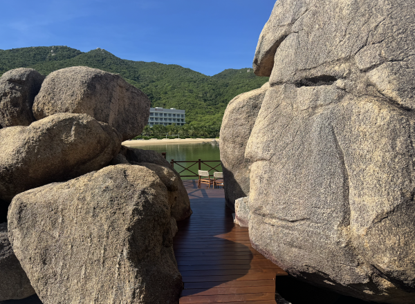 Lần đầu nghỉ dưỡng ở bán đảo 650 triệu đồng/đêm tại vịnh Vân Phong