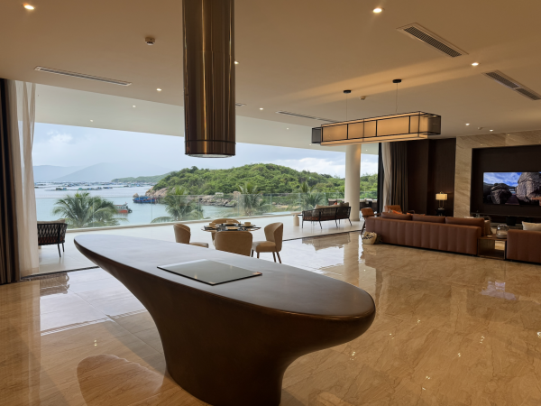 Lần đầu nghỉ dưỡng ở bán đảo 650 triệu đồng/đêm tại vịnh Vân Phong