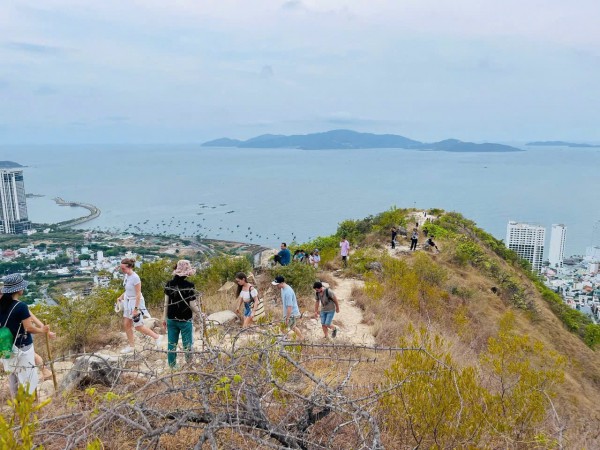 Liên tiếp cứu hộ du khách lạc núi Liên tiếp cứu hộ du khách lạc núi