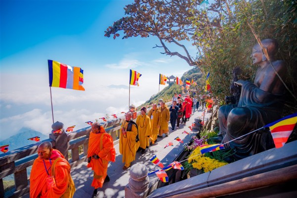 Linh thiêng đại lễ cầu quốc thái dân an quy mô lớn trên đỉnh Fansipan