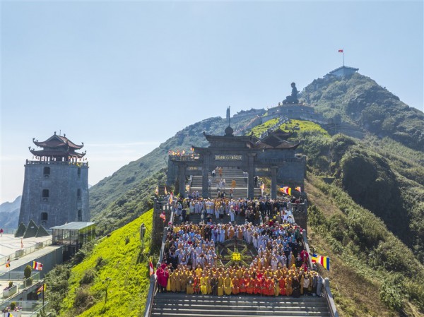 Linh thiêng đại lễ cầu quốc thái dân an quy mô lớn trên đỉnh Fansipan