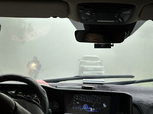 Mây săn người trên đỉnh Fansipan Mây săn người trên đỉnh Fansipan