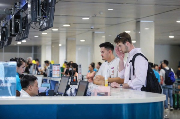 Mở luồng visa kép hút du khách và nhà đầu tư Mở luồng visa kép hút du khách và nhà đầu tư