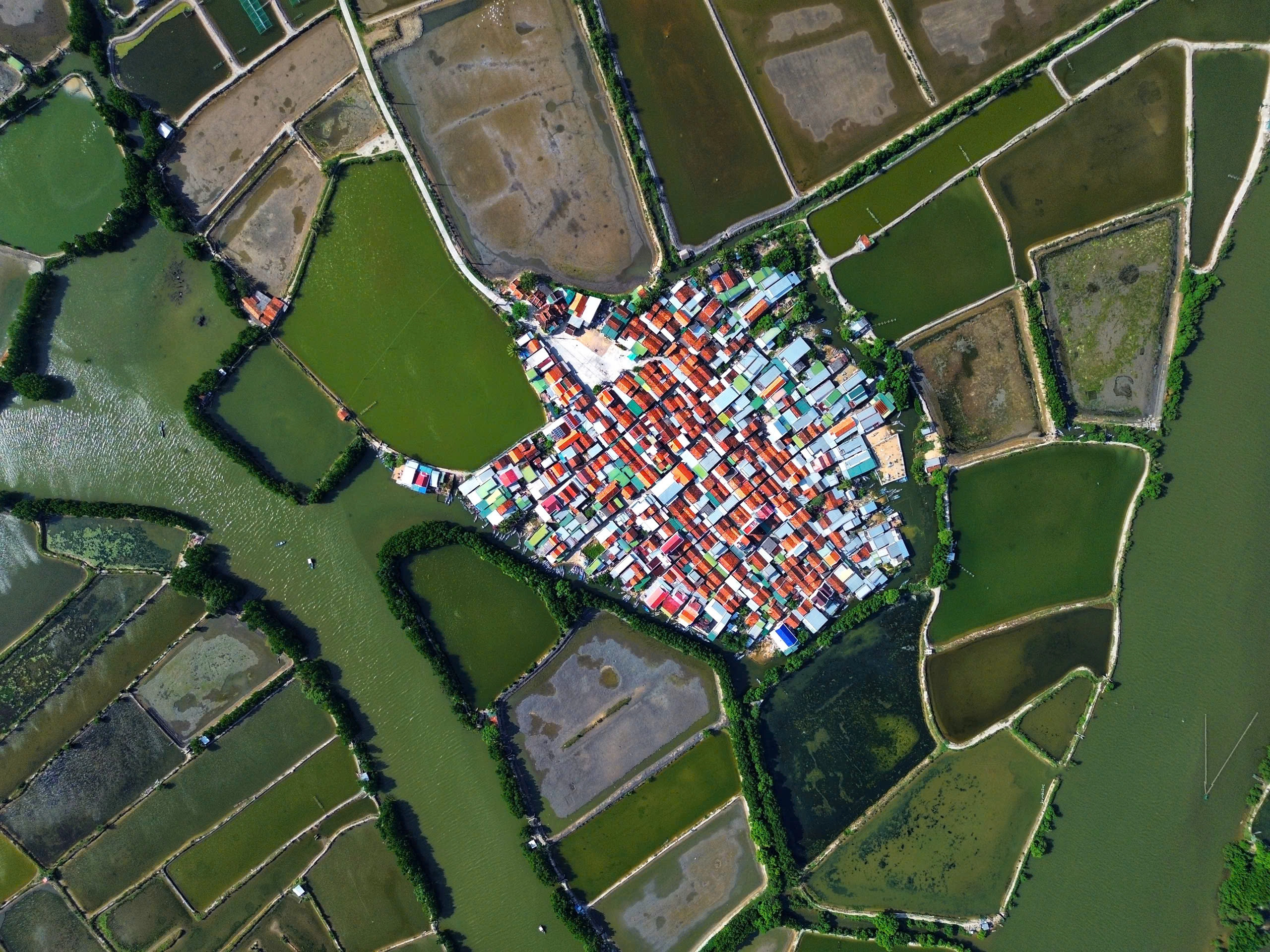 Ngắm làng cổ 400 năm tựa như cánh diều gần Nha Trang Ngắm làng cổ 400 năm tựa như cánh diều gần Nha Trang