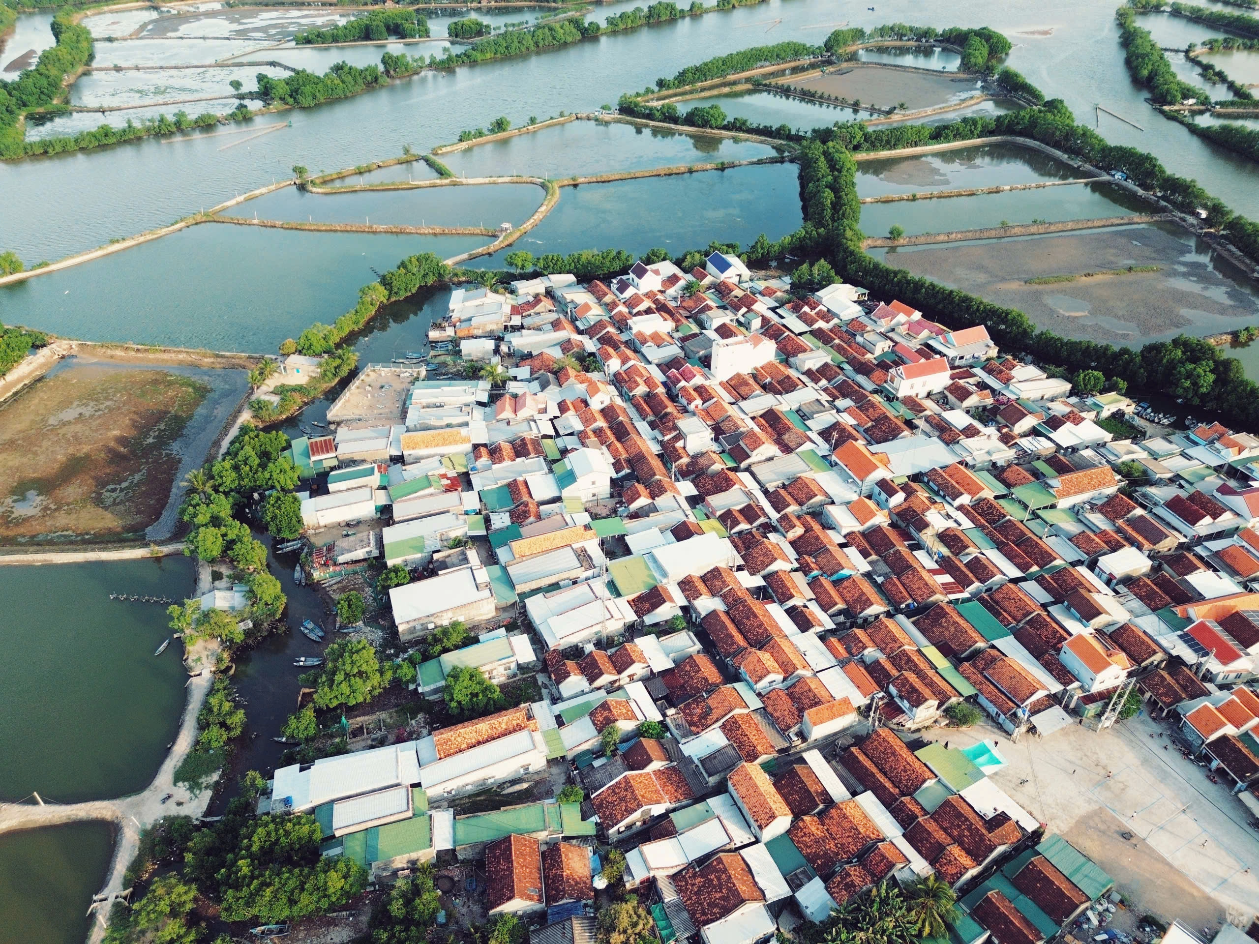 Ngắm làng cổ 400 năm tựa như cánh diều gần Nha Trang Ngắm làng cổ 400 năm tựa như cánh diều gần Nha Trang