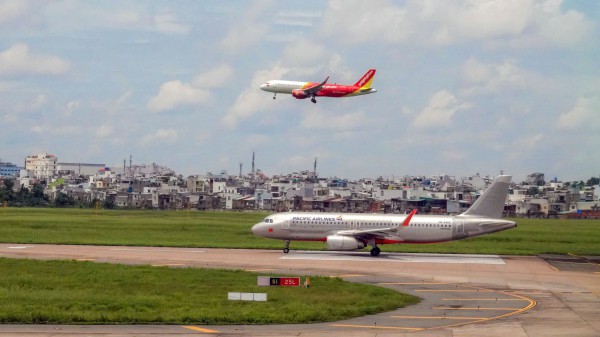 Nguy cơ hủy hàng loạt chuyến bay đi/đến từ châu Âu vì thiếu nhiên liệu