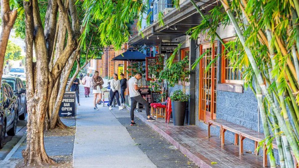 Phố đêm ở quận 4 cũ bất ngờ vào top 10 con đường hấp dẫn nhất thế giới Phố đêm ở quận 4 cũ bất ngờ vào top 10 con đường hấp dẫn nhất thế giới