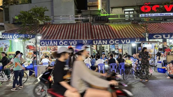 Phố đêm ở quận 4 cũ bất ngờ vào top 10 con đường hấp dẫn nhất thế giới Phố đêm ở quận 4 cũ bất ngờ vào top 10 con đường hấp dẫn nhất thế giới