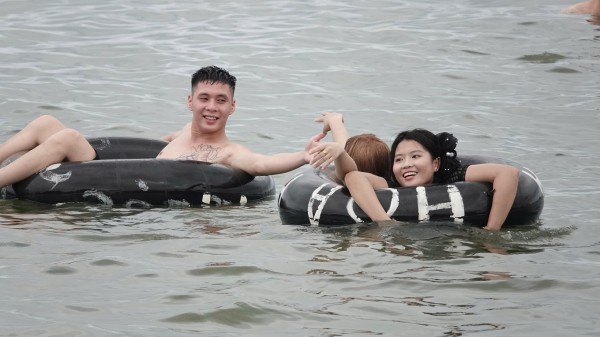 Sầm Sơn 'thất thủ' trong kỳ nghỉ lễ 30.4 - 1.5 Sầm Sơn 'thất thủ' trong kỳ nghỉ lễ 30.4 - 1.5