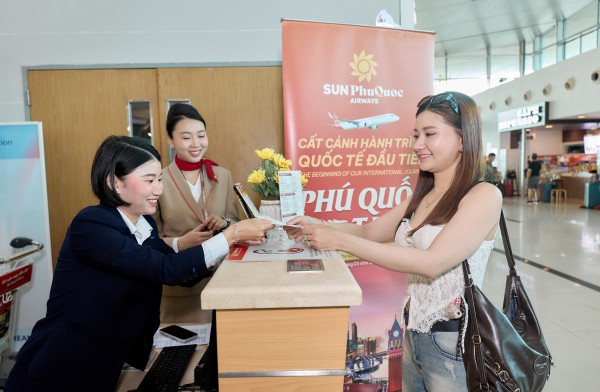 Sun PhuQuoc Airways bay chuyến quốc tế đầu tiên, đưa hơn 200 khách Đài Loan đến Phú Quốc Sun PhuQuoc Airways bay chuyến quốc tế đầu tiên, đưa hơn 200 khách Đài Loan đến Phú Quốc