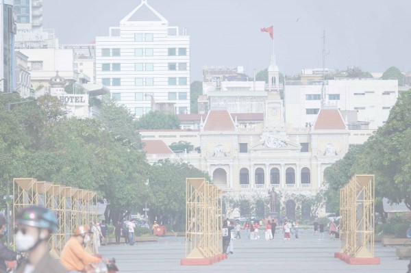 TP.HCM chìm trong sương mù tới tận trưa, khung cảnh ‘tựa như Đà Lạt’