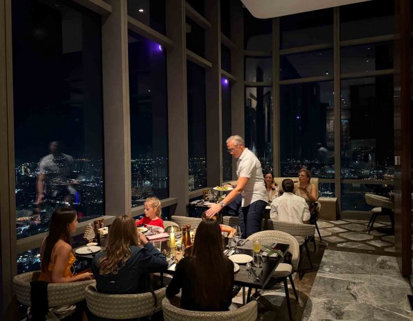 TP.HCM rộn ràng chuẩn bị mùa lễ hội cuối năm TP.HCM rộn ràng chuẩn bị mùa lễ hội cuối năm