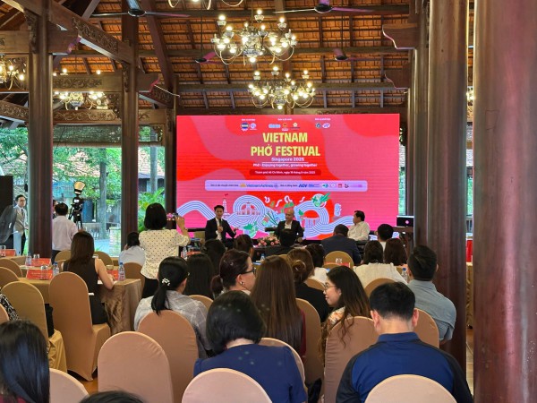 Tìm người nấu phở ngon qua Singapore trổ tài quảng bá