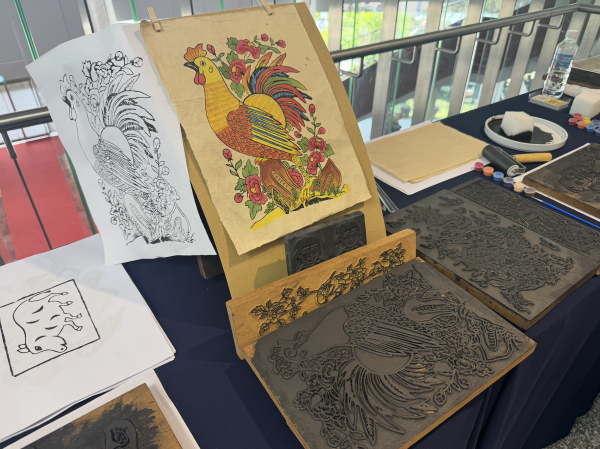 Tranh dân gian mộc bản Việt thu hút khách nước ngoài Tranh dân gian mộc bản Việt thu hút khách nước ngoài