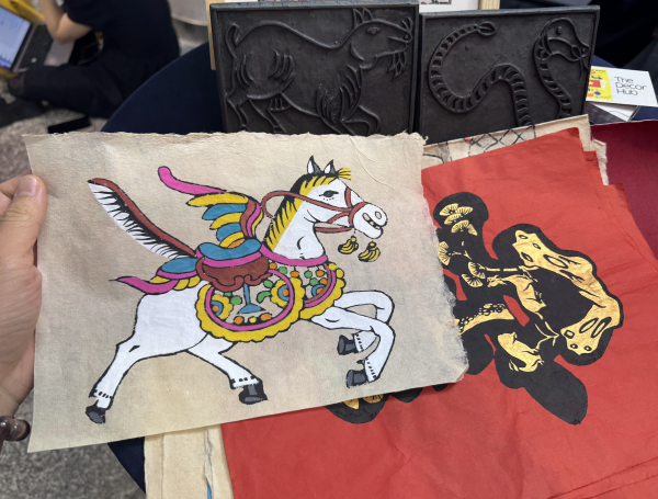 Tranh dân gian mộc bản Việt thu hút khách nước ngoài Tranh dân gian mộc bản Việt thu hút khách nước ngoài