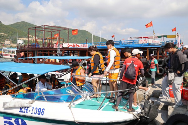 Từ ngày 25.8 sẽ thu phí tham quan vịnh Nha Trang Từ ngày 25.8 sẽ thu phí tham quan vịnh Nha Trang