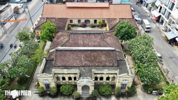 Vẻ đẹp nhà cổ trăm năm với kiến trúc Đông - Tây ở Gò Công Vẻ đẹp nhà cổ trăm năm với kiến trúc Đông - Tây ở Gò Công