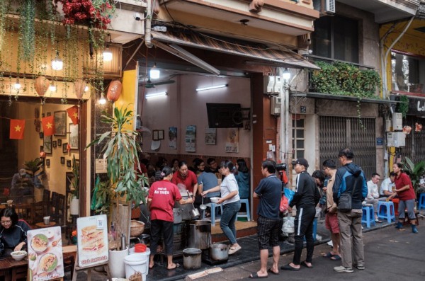 Vì sao phố cổ Hà Nội là 'thủ đô ẩm thực' tuyệt nhất thế giới? Vì sao phố cổ Hà Nội là 'thủ đô ẩm thực' tuyệt nhất thế giới?