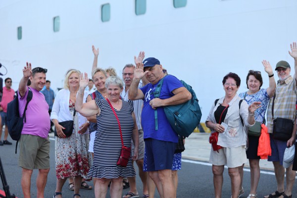 Visa mở đường băng cho du lịch cất cánh