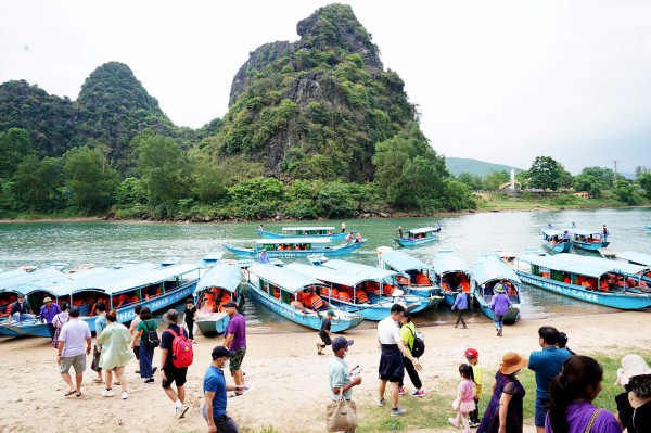 Xu hướng chơi tết hơn ăn tết