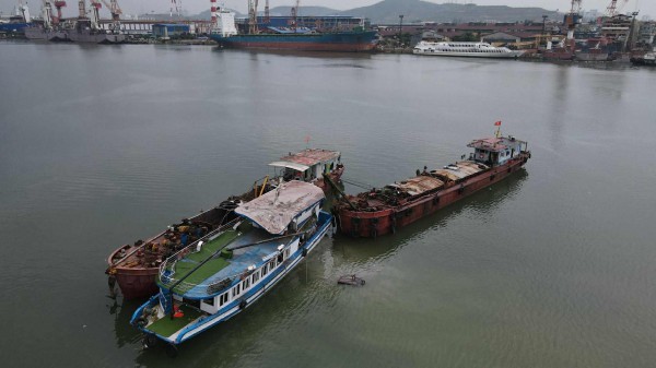 Áo phao trên thuyền: Mặc sai coi chừng gây hại! Áo phao trên thuyền: Mặc sai coi chừng gây hại!