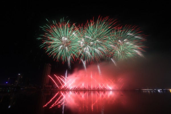 Đã mắt với màn trình diễn pháo hoa ‘Ánh sao ma thuật’ và ‘Tây du ký’ Đã mắt với màn trình diễn pháo hoa ‘Ánh sao ma thuật’ và ‘Tây du ký’