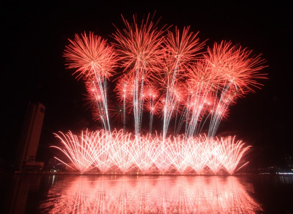 Đã mắt với màn trình diễn pháo hoa ‘Ánh sao ma thuật’ và ‘Tây du ký’ Đã mắt với màn trình diễn pháo hoa ‘Ánh sao ma thuật’ và ‘Tây du ký’