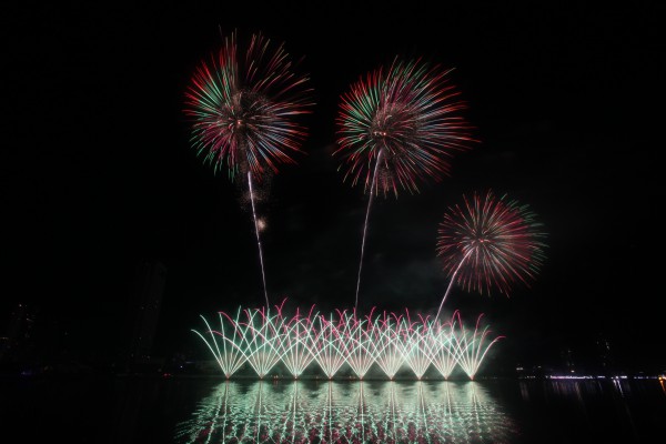 Đã mắt với màn trình diễn pháo hoa ‘Ánh sao ma thuật’ và ‘Tây du ký’ Đã mắt với màn trình diễn pháo hoa ‘Ánh sao ma thuật’ và ‘Tây du ký’