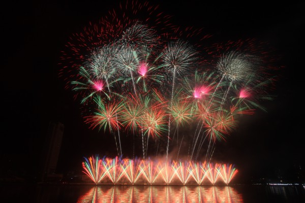 Đã mắt với màn trình diễn pháo hoa ‘Ánh sao ma thuật’ và ‘Tây du ký’ Đã mắt với màn trình diễn pháo hoa ‘Ánh sao ma thuật’ và ‘Tây du ký’