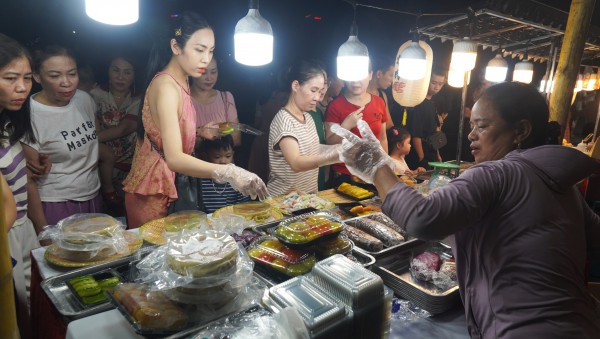 Đặc sản 15 tỉnh, thành phố hội tụ ở xứ Thanh