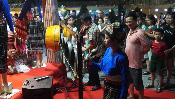 Đặc sản 15 tỉnh, thành phố hội tụ ở xứ Thanh