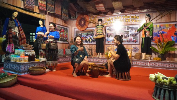 Đặc sản 15 tỉnh, thành phố hội tụ ở xứ Thanh