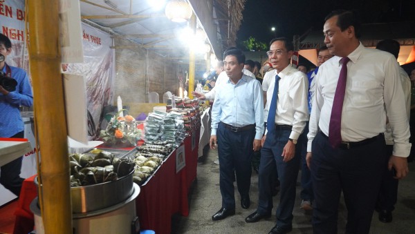 Đặc sản 15 tỉnh, thành phố hội tụ ở xứ Thanh