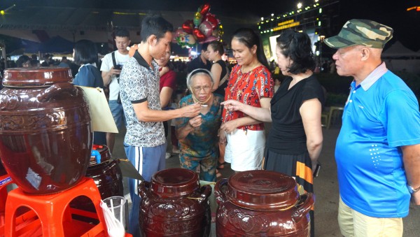 Đặc sản 15 tỉnh, thành phố hội tụ ở xứ Thanh