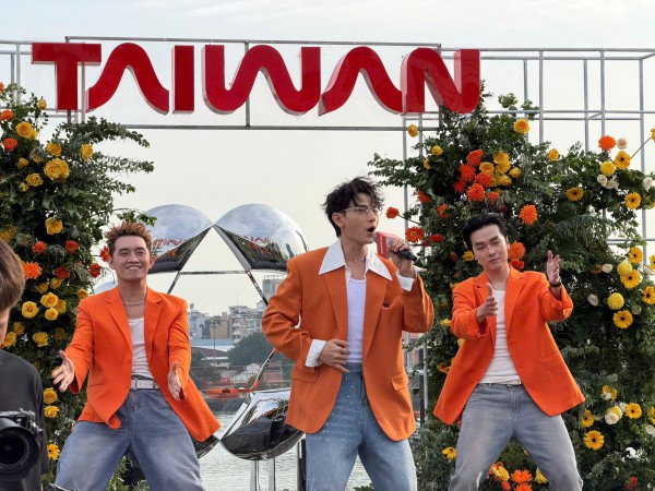 Đài Loan công bố Đại sứ du lịch trên du thuyền sông Sài Gòn Đài Loan công bố Đại sứ du lịch trên du thuyền sông Sài Gòn