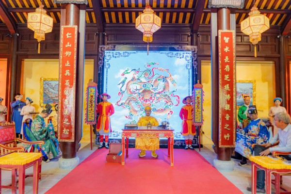 Đại nội Huế mở cửa miễn phí về đêm phục vụ du khách Đại nội Huế mở cửa miễn phí về đêm phục vụ du khách