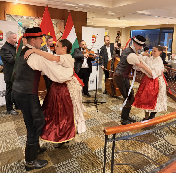 Đầu bếp Hungary mang súp bò hầm đãi thực khách TP.HCM