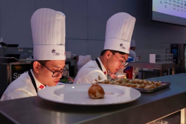 Đầu bếp Việt lần đầu vào top 8 thế giới Đầu bếp Việt lần đầu vào top 8 thế giới