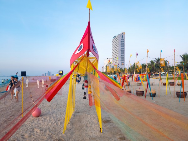 Đẹp ngỡ ngàng không gian nghệ thuật trên bãi biển Đà Nẵng