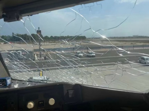 Điều gì xảy ra khi máy bay gặp mưa đá?