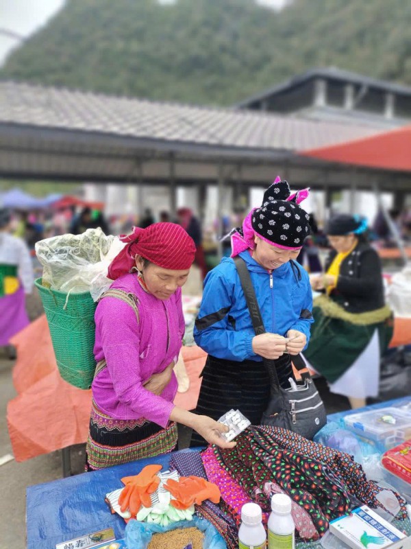 Độc đáo chợ lùi Sà Phìn giữa cao nguyên đá Độc đáo chợ lùi Sà Phìn giữa cao nguyên đá