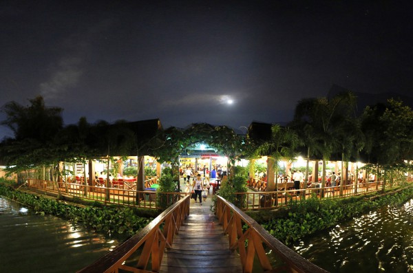 Ông chủ nhà hàng Bình Xuyên viết tâm thư trước ngày đóng cửa vĩnh viễn Ông chủ nhà hàng Bình Xuyên viết tâm thư trước ngày đóng cửa vĩnh viễn