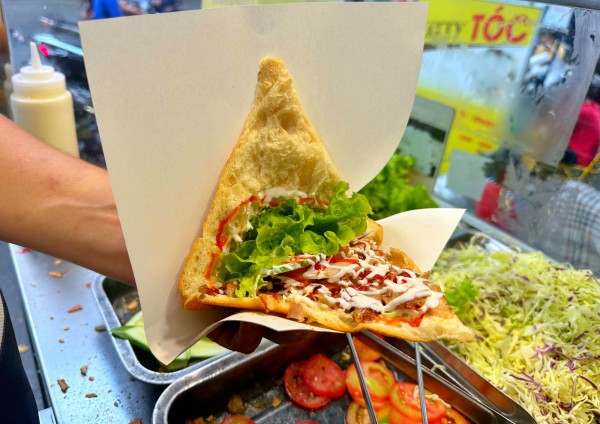 Bánh mì Thổ Nhĩ Kỳ… ‘rất Việt Nam’: Đủ các kiểu biến tấu hấp dẫn ở TP.HCM