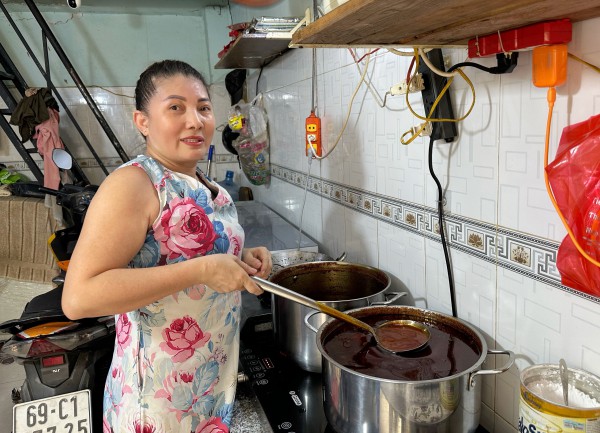 Bánh tầm cay đặc sản Cà Mau ở TP.HCM: Quán bình dân trong hẻm bán 24/7 Bánh tầm cay đặc sản Cà Mau ở TP.HCM: Quán bình dân trong hẻm bán 24/7